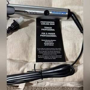 BaBylissPRO® Nano Titanium™ 1" Extended
Barrel Curling Iron